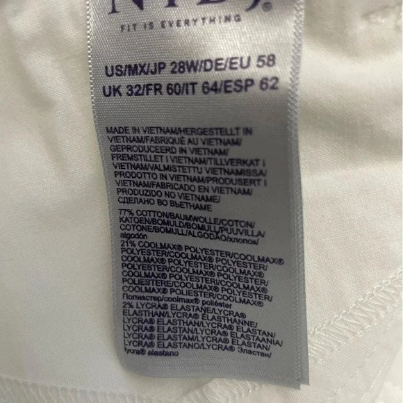 NYDJ Chloe Capri Optic White Jeans in Plus Size - Picture 11 of 11